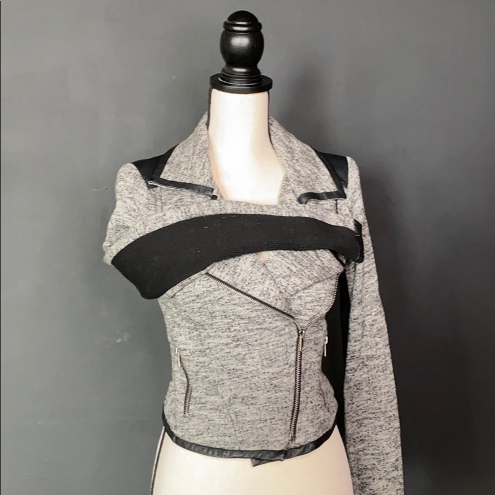 Short fitted jacket - Picture 3 of 7